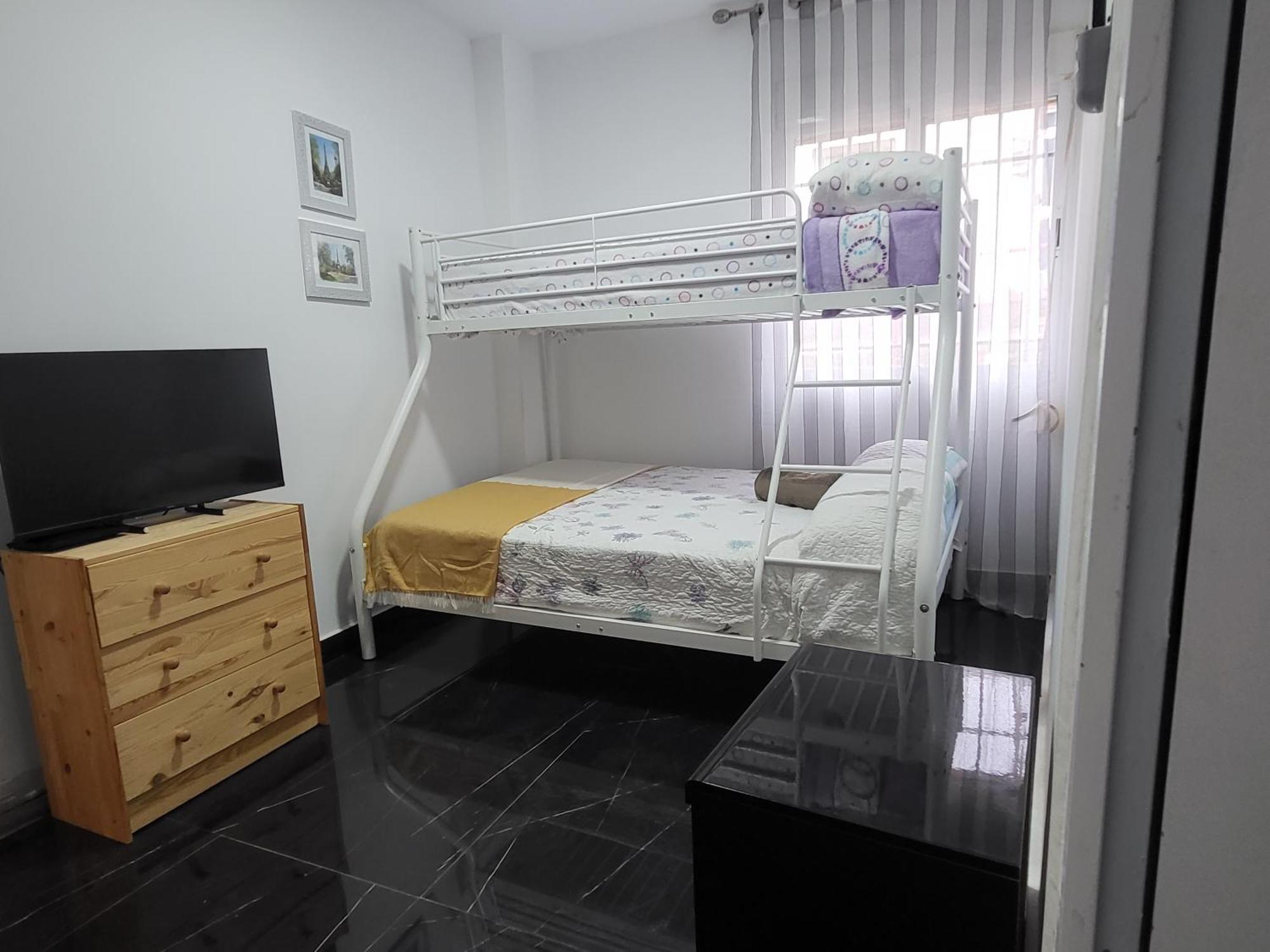 Casa Oasis Puertollano, En Puertollano, Agradable, Con Piscina En Zona Tranquila *
