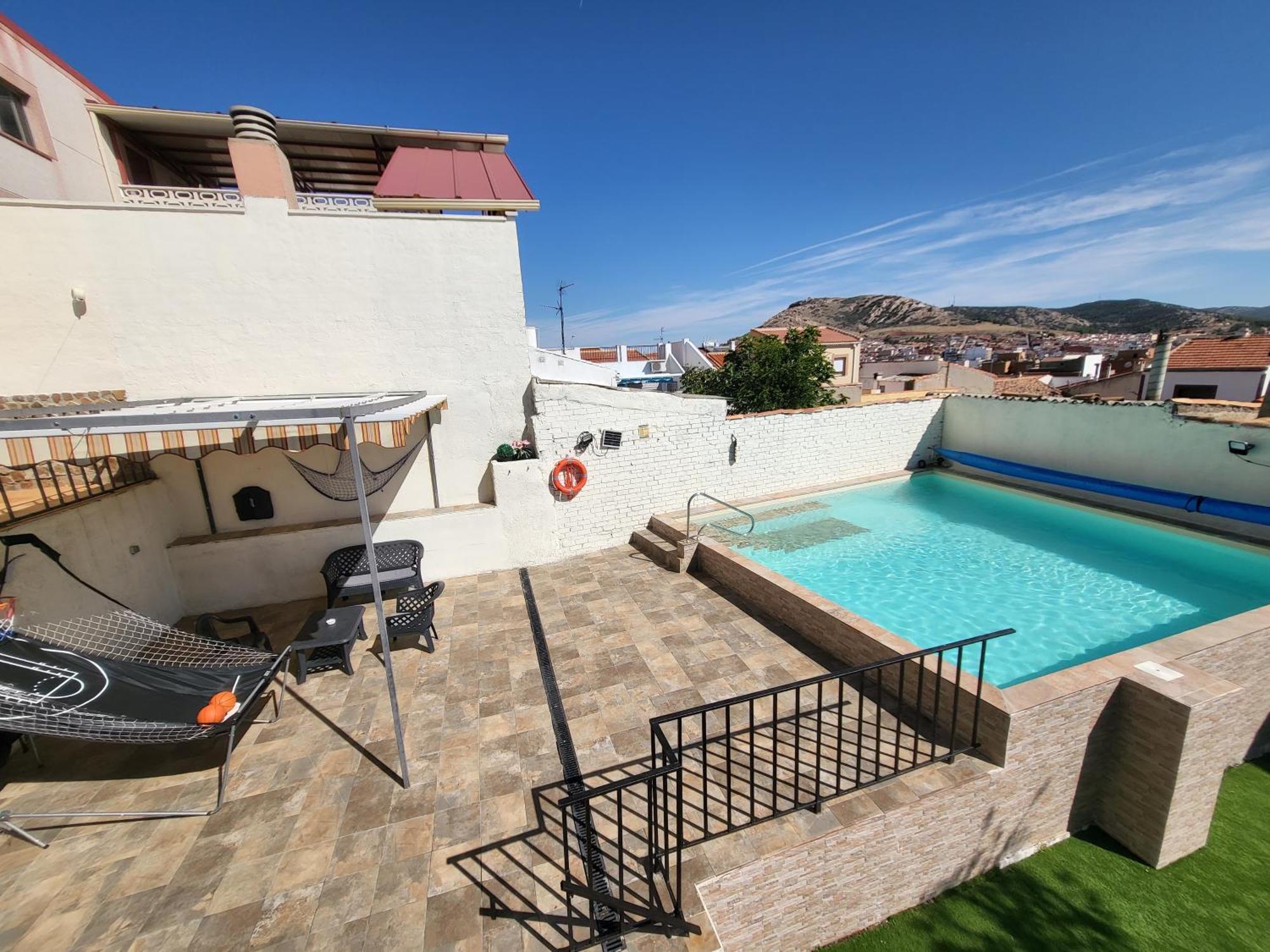 Casa Oasis Puertollano, En Puertollano, Agradable, Con Piscina En Zona Tranquila * Puertollano