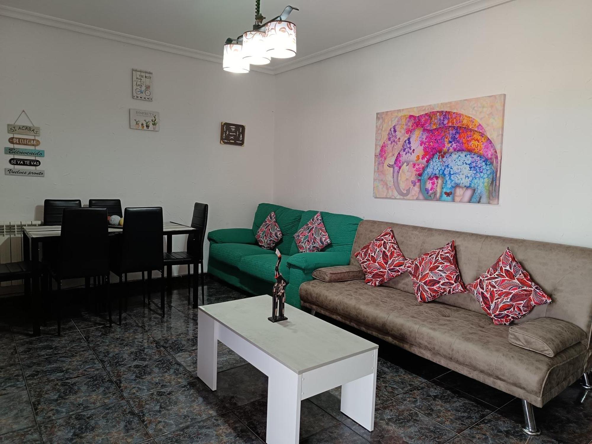 Ferienhaus Casa Oasis Puertollano, En Puertollano, Agradable, Con Piscina En Zona Tranquila