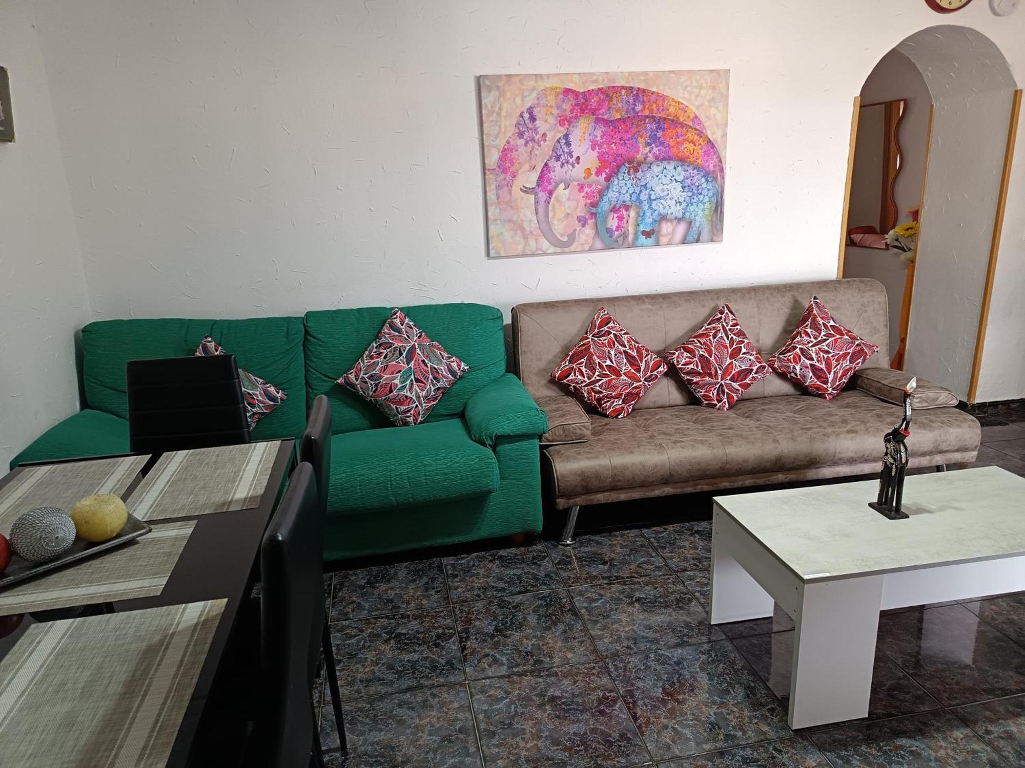 Casa Oasis Puertollano, En Puertollano, Agradable, Con Piscina En Zona Tranquila * Puertollano