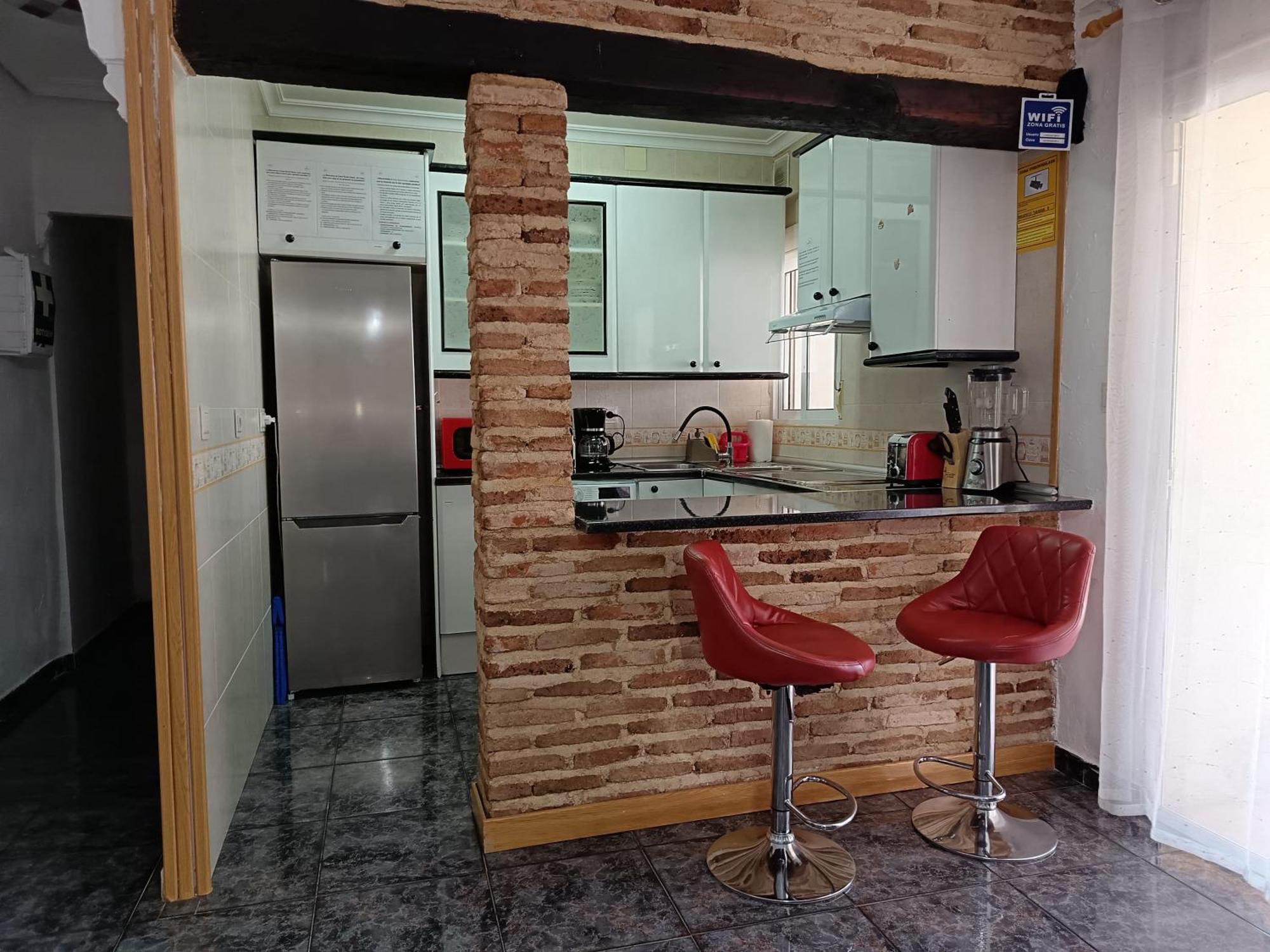 Casa Oasis Puertollano, En Puertollano, Agradable, Con Piscina En Zona Tranquila Ferienhaus *
