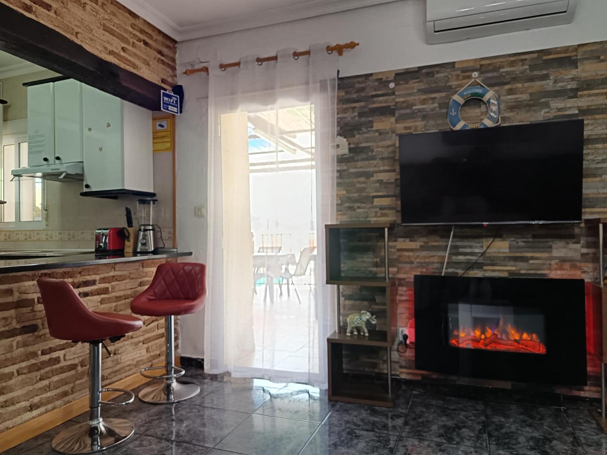 Casa Oasis Puertollano, En Puertollano, Agradable, Con Piscina En Zona Tranquila Ferienhaus Puertollano